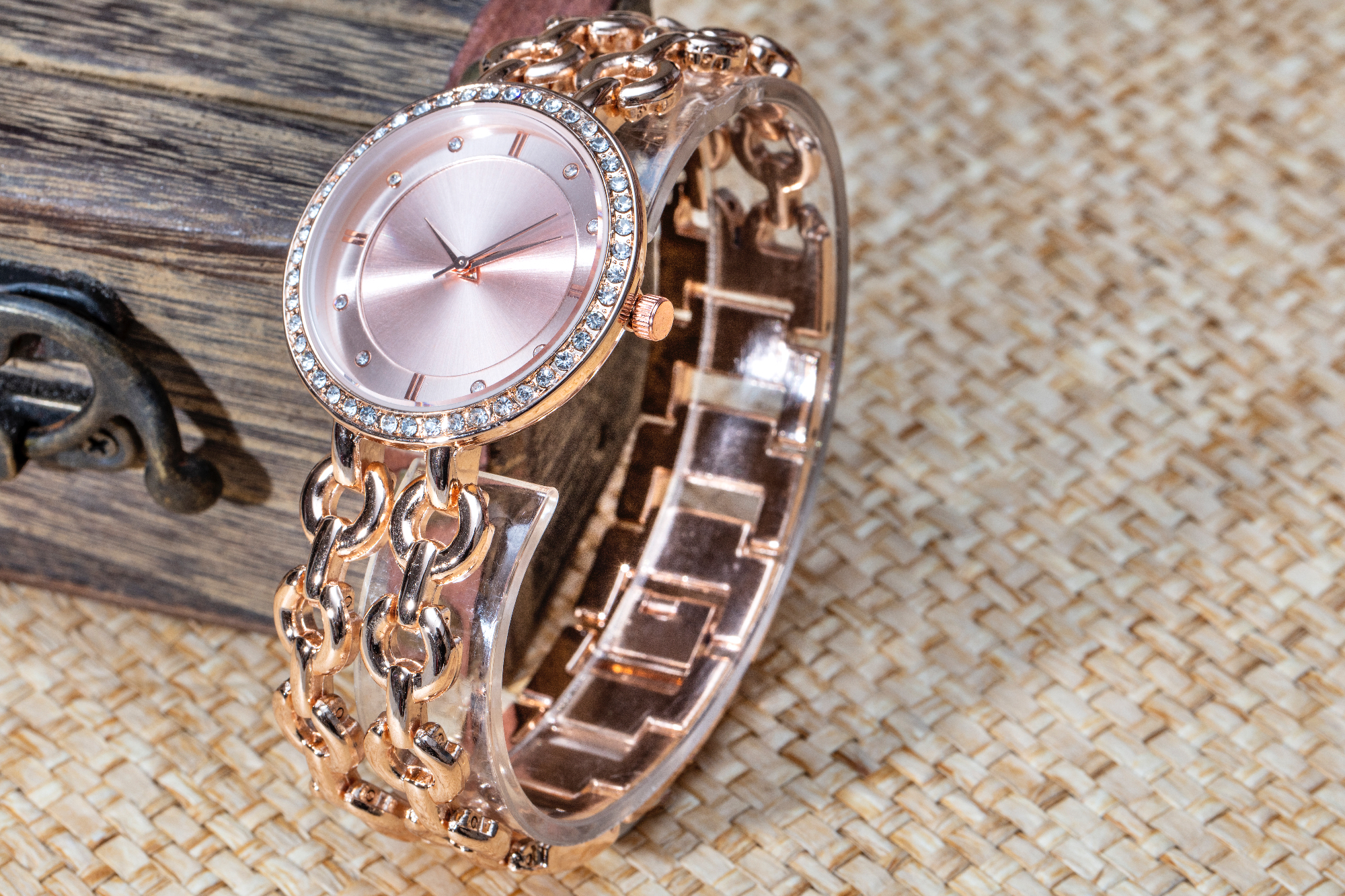 Koji su ženski satovi u modi trenutno?